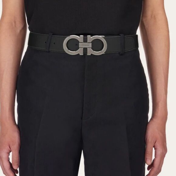 Salvadore Ferragamo Reversible and adjustable Gancini belt Black/Brown NWT in pk - Picture 3 of 9